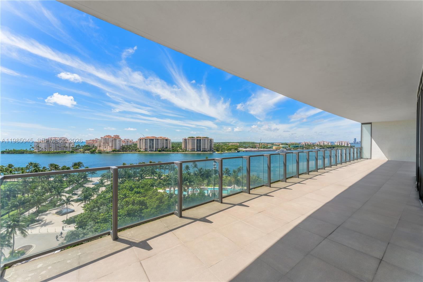800 S Pointe Dr #901, Miami Beach FL 33139