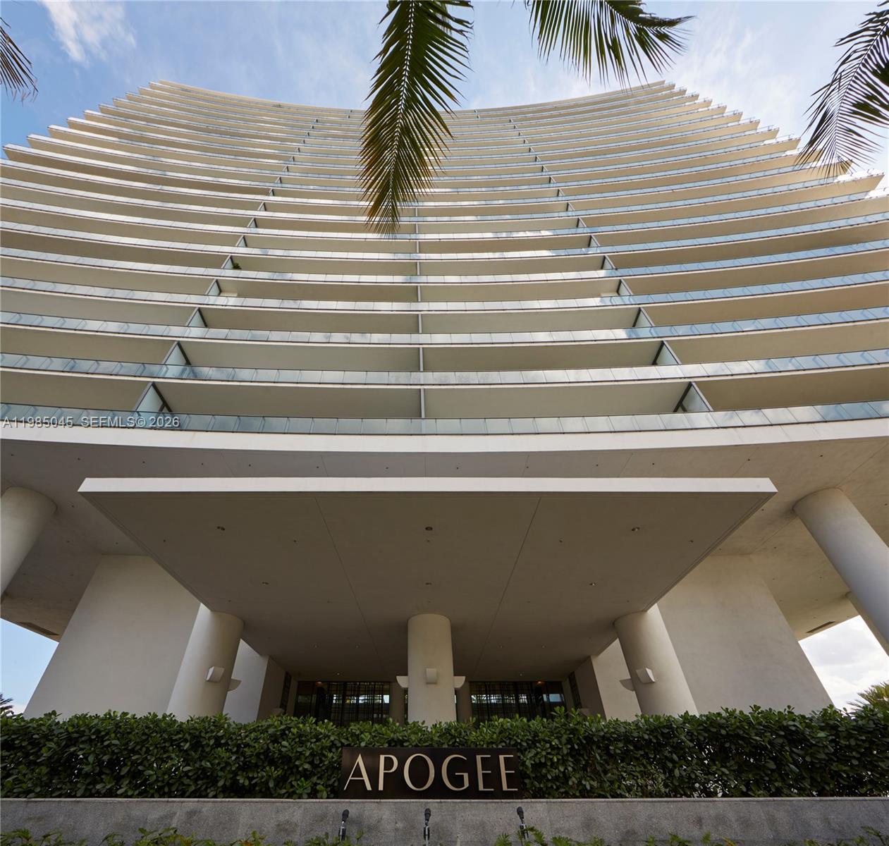 800 S Pointe Dr #901, Miami Beach FL 33139