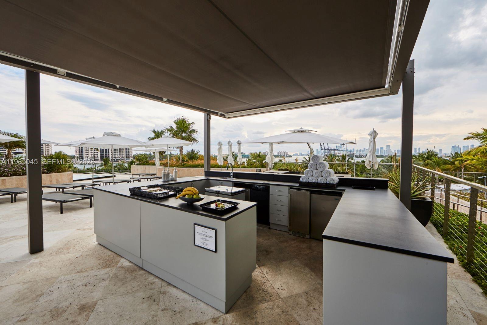 800 S Pointe Dr #901, Miami Beach FL 33139