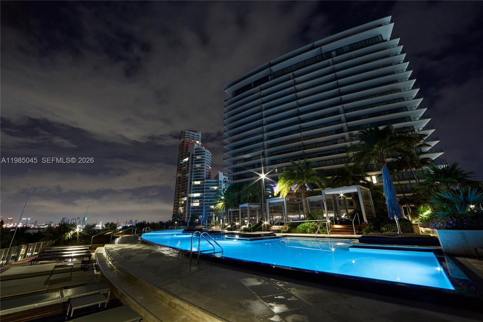 800 S Pointe Dr #901, Miami Beach FL 33139