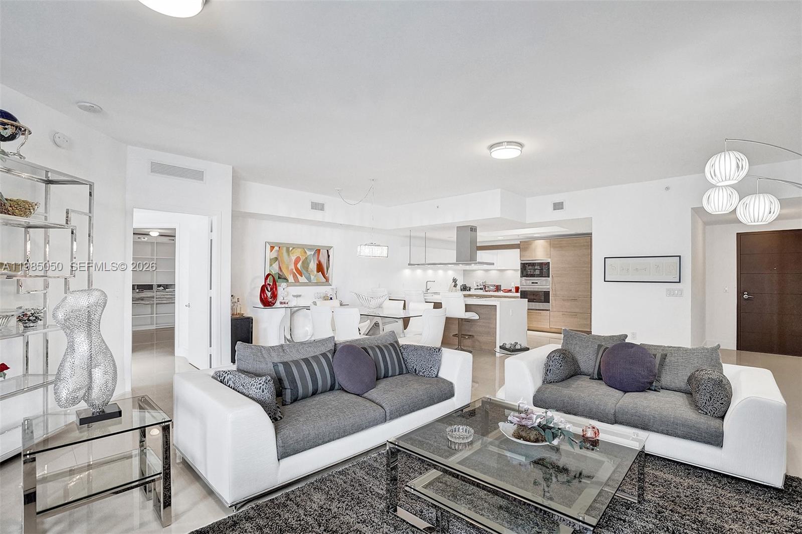 17301 Biscayne Blvd #1207, North Miami Beach FL 33160