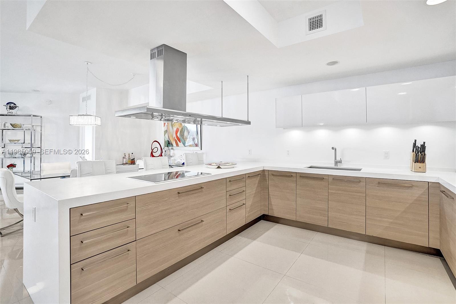 17301 Biscayne Blvd #1207, North Miami Beach FL 33160