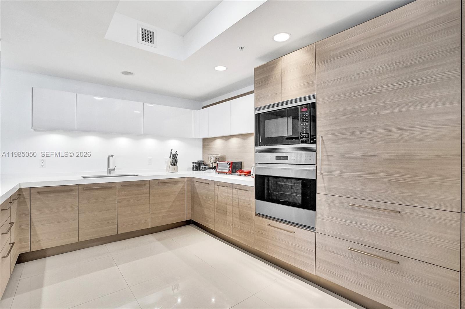 17301 Biscayne Blvd #1207, North Miami Beach FL 33160