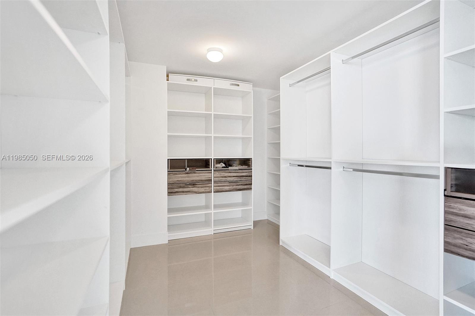 17301 Biscayne Blvd #1207, North Miami Beach FL 33160
