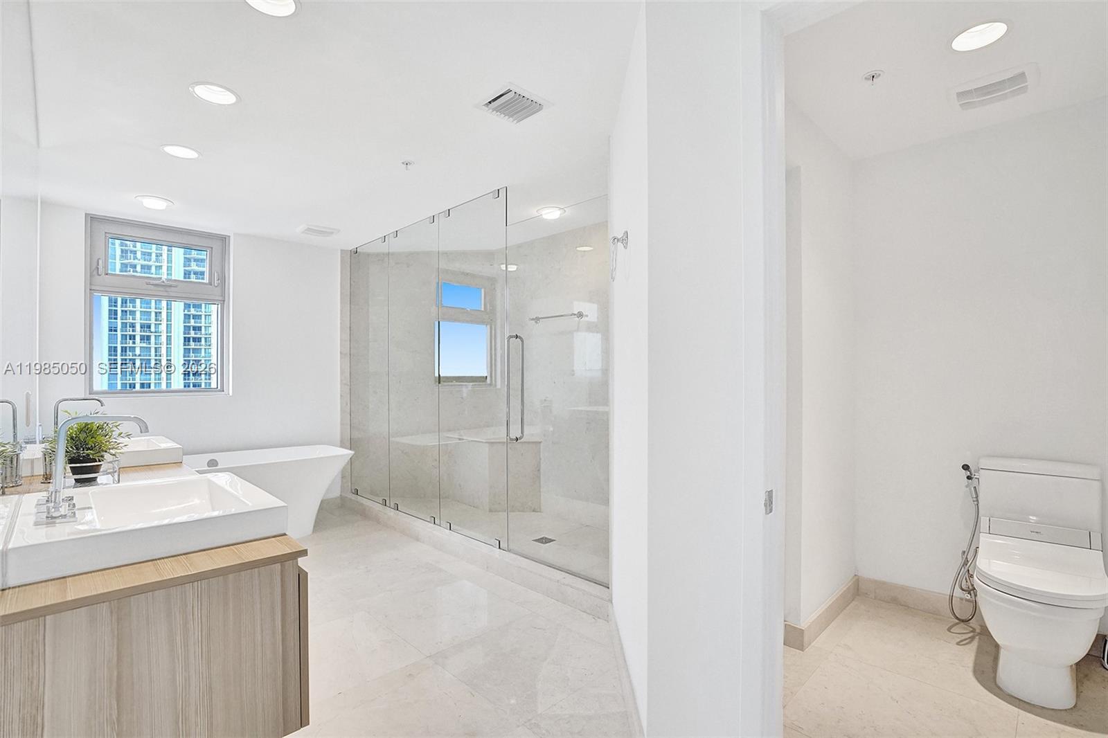 17301 Biscayne Blvd #1207, North Miami Beach FL 33160