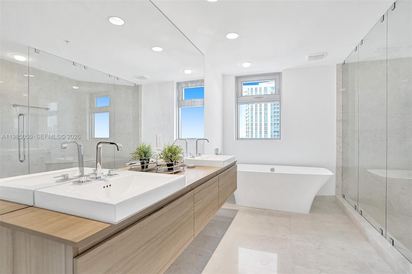 17301 Biscayne Blvd #1207, North Miami Beach FL 33160