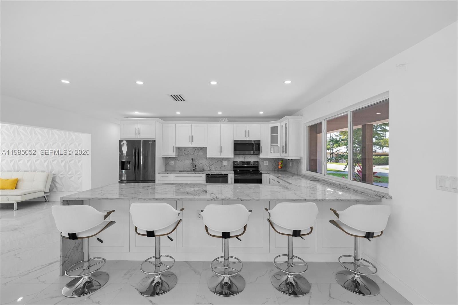 2816 NE 35th St, Fort Lauderdale FL 33306