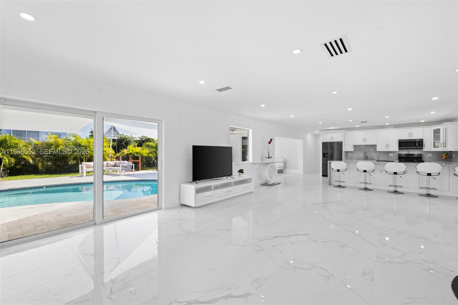 2816 NE 35th St, Fort Lauderdale FL 33306