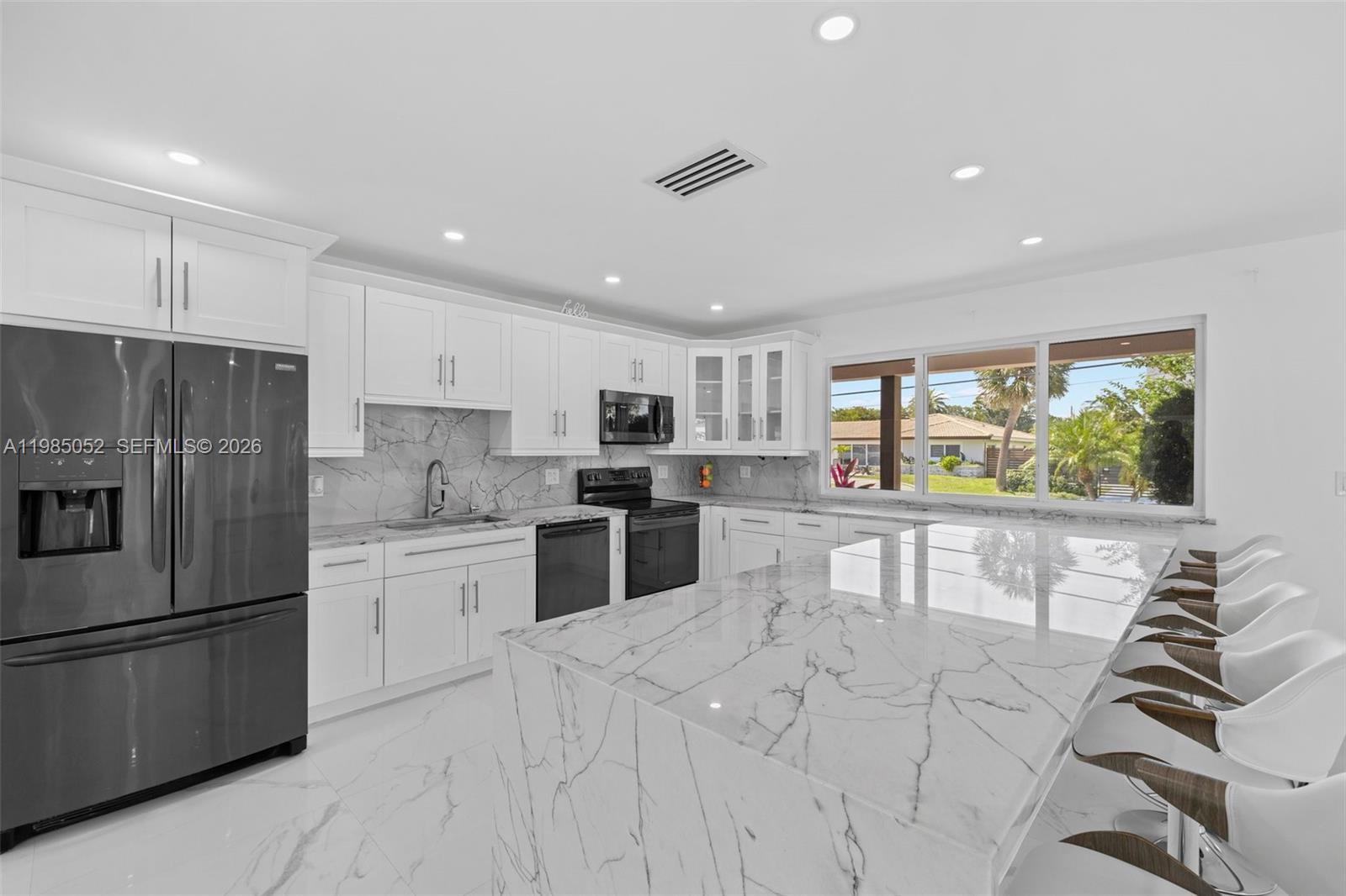 2816 NE 35th St, Fort Lauderdale FL 33306
