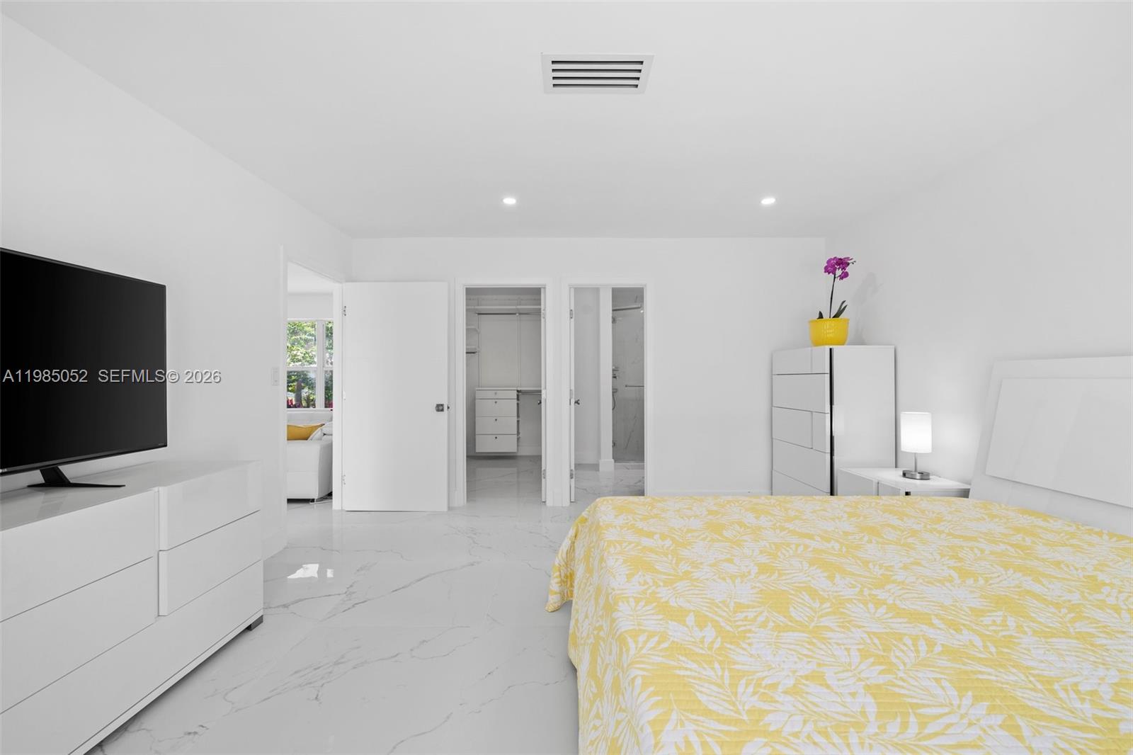 2816 NE 35th St, Fort Lauderdale FL 33306