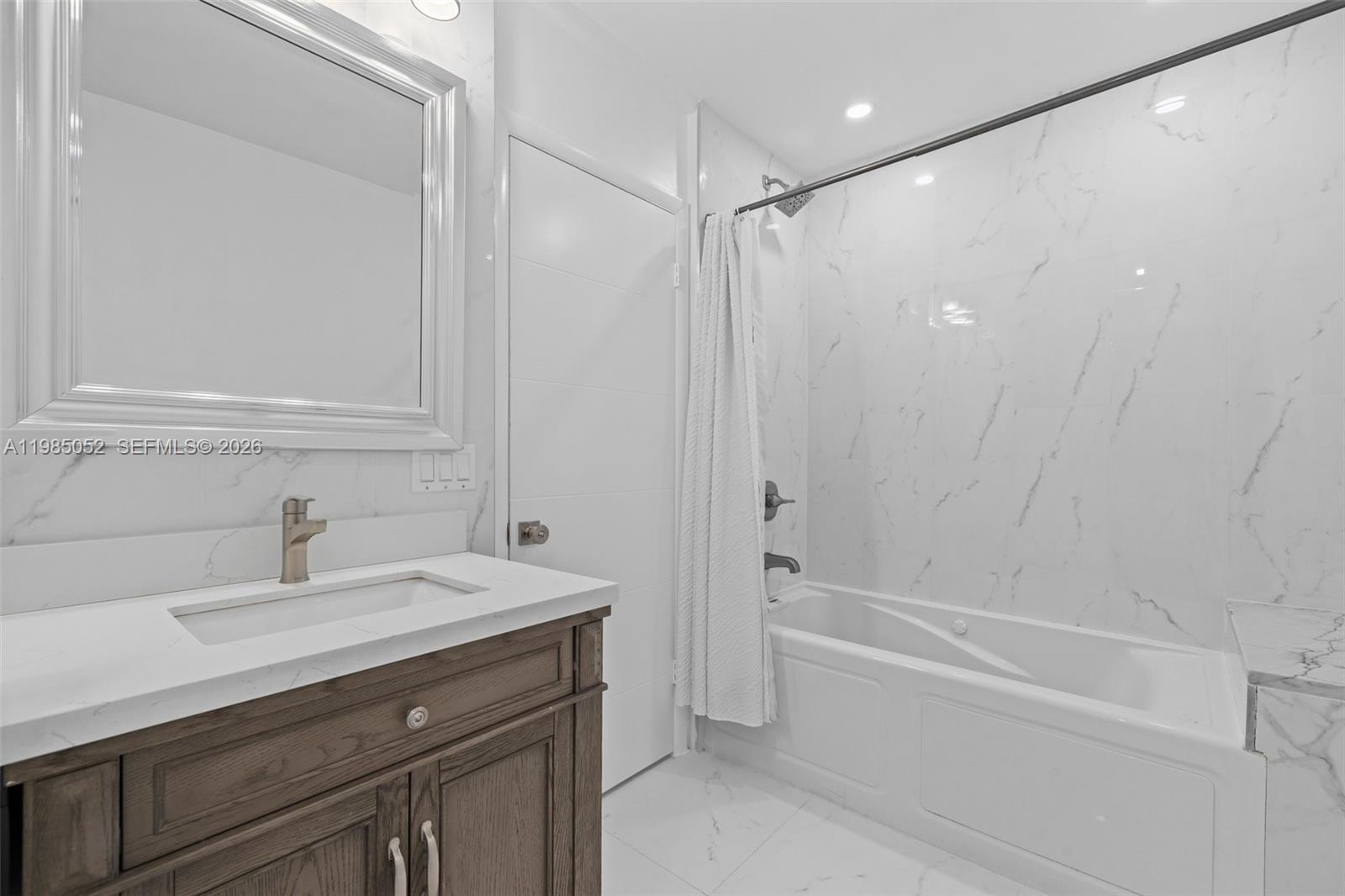 2816 NE 35th St, Fort Lauderdale FL 33306