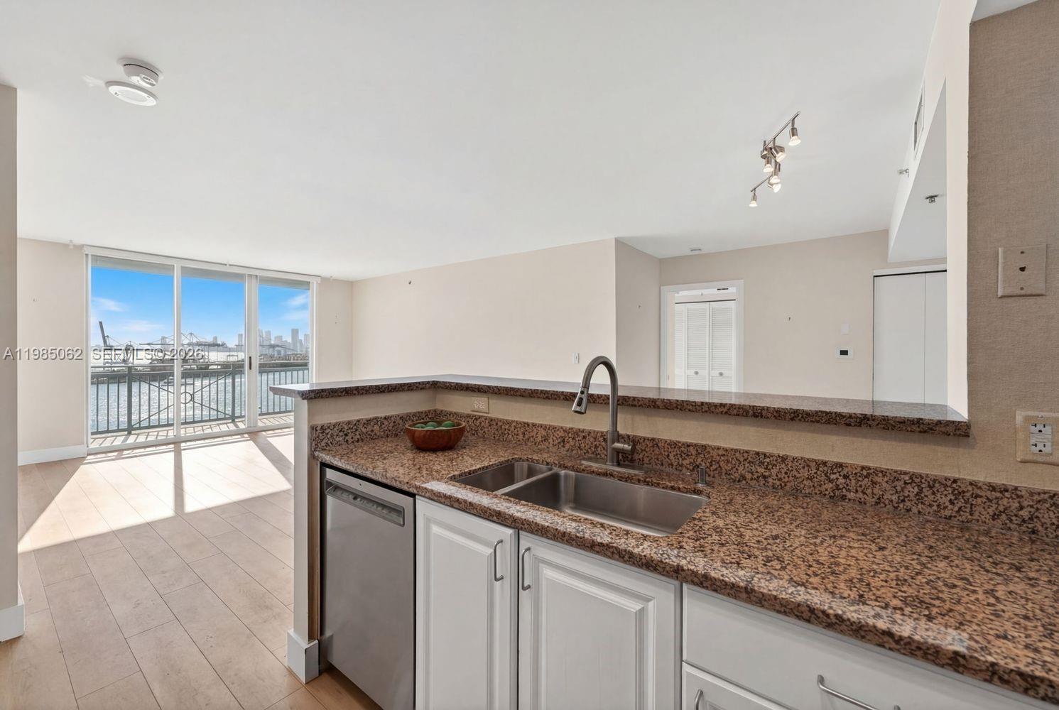 90 Alton Rd #1810, Miami Beach FL 33139