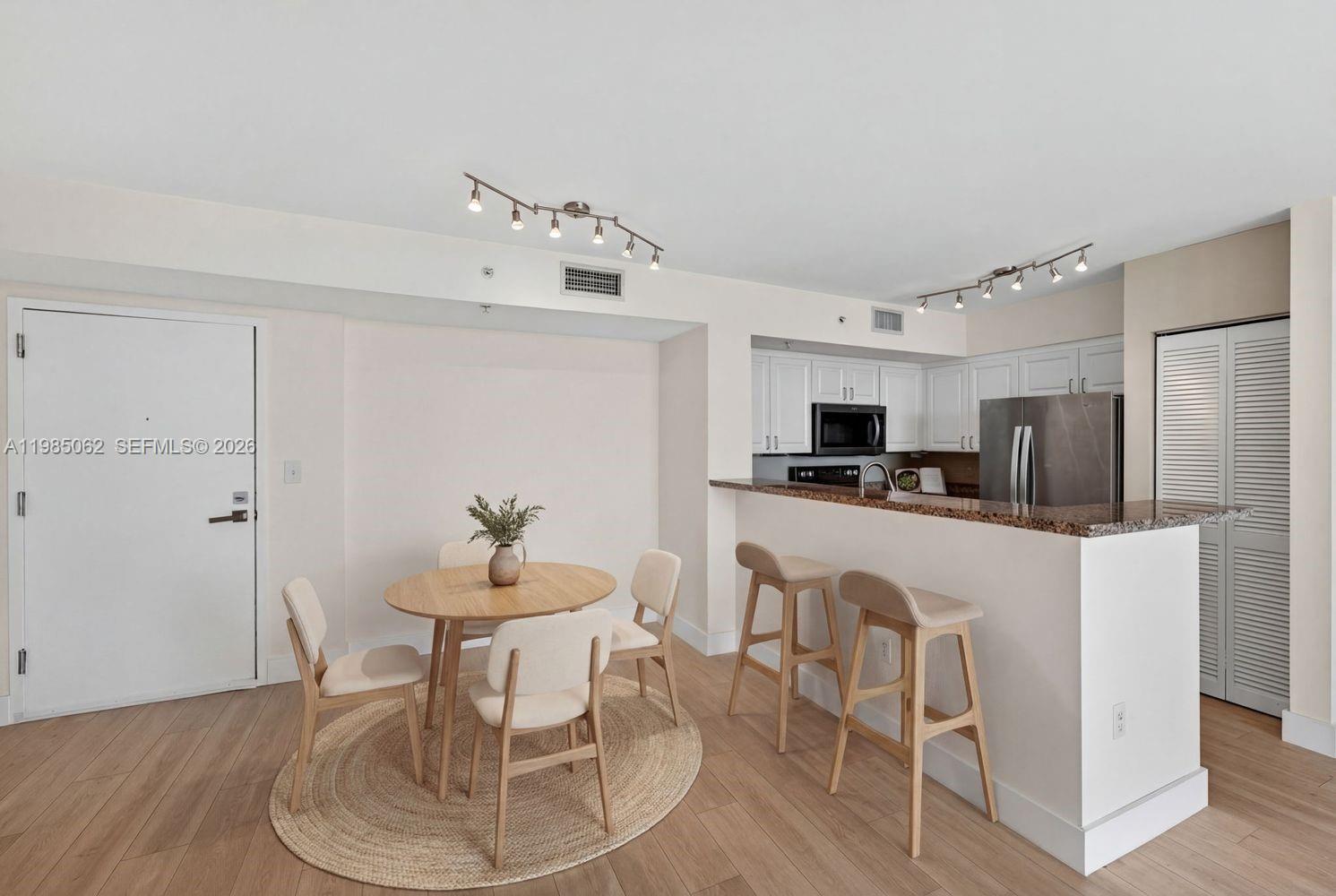 90 Alton Rd #1810, Miami Beach FL 33139