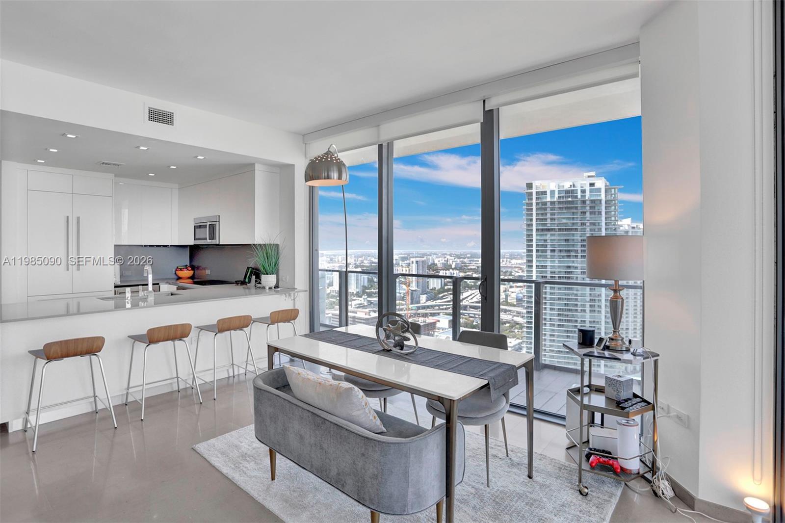 88 SW 7th St #3511, Miami FL 33130