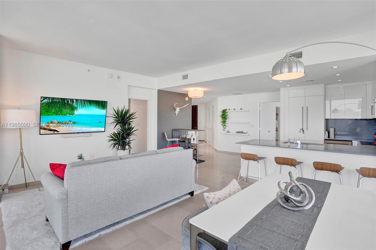 88 SW 7th St #3511, Miami FL 33130