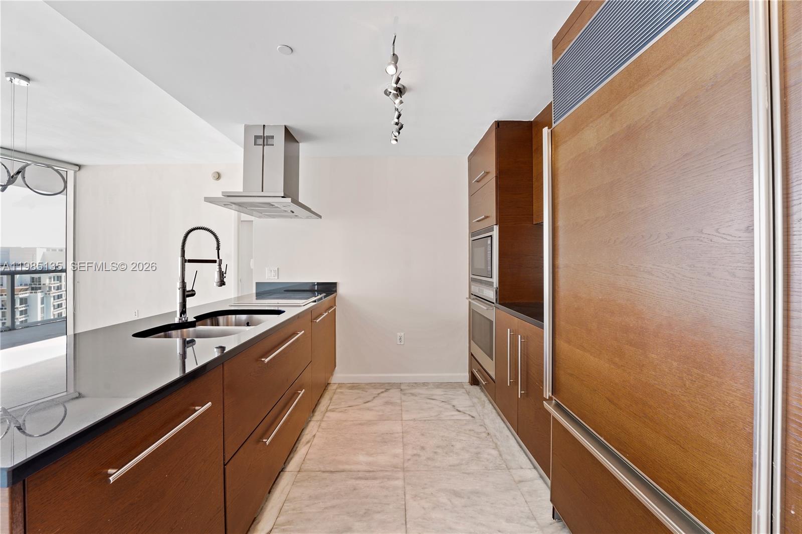 495 Brickell Ave #3904, Miami FL 33131
