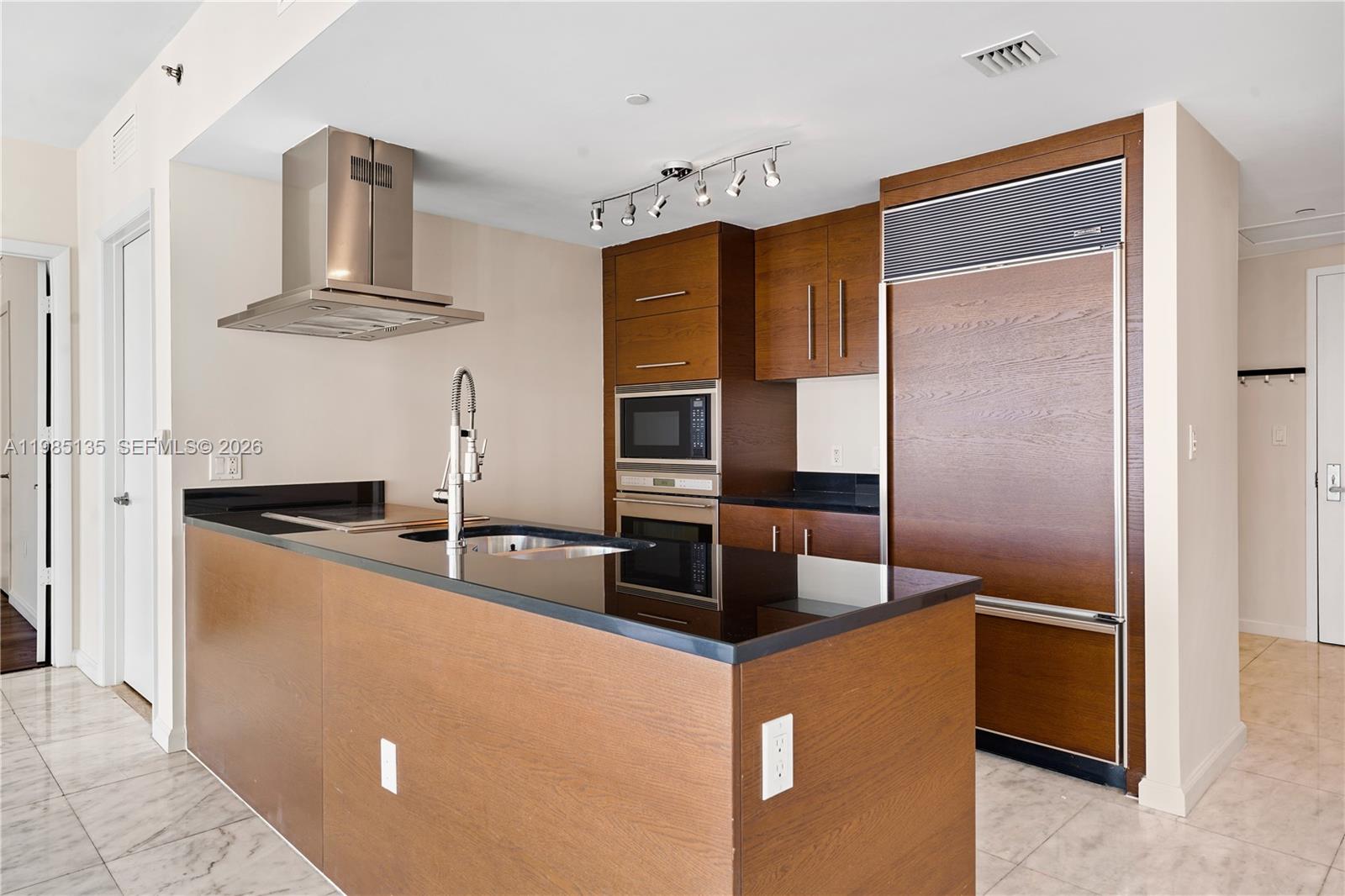 495 Brickell Ave #3904, Miami FL 33131
