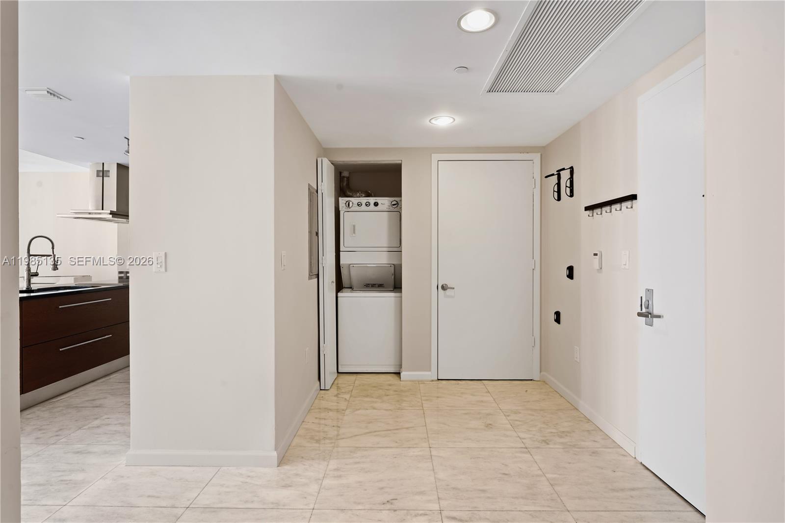495 Brickell Ave #3904, Miami FL 33131