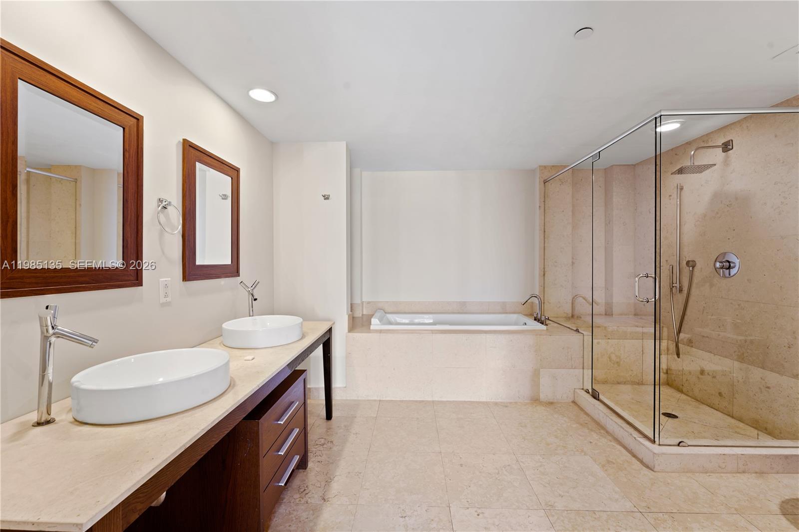 495 Brickell Ave #3904, Miami FL 33131