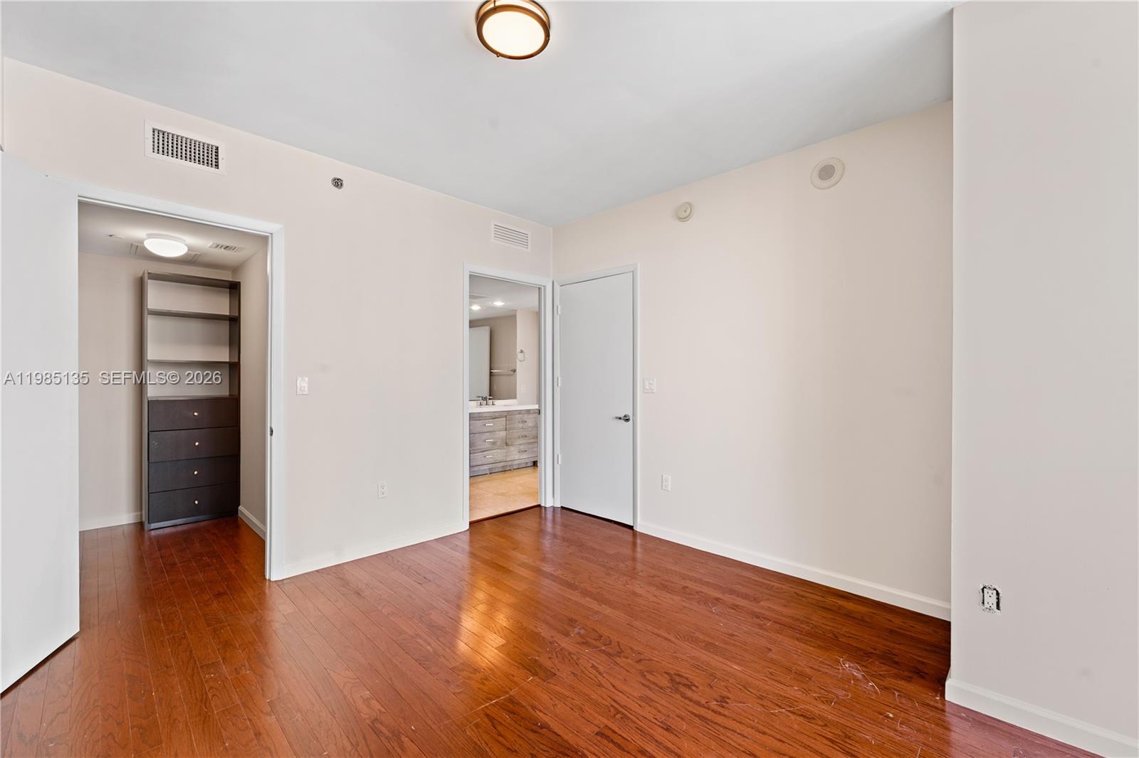 495 Brickell Ave #3904, Miami FL 33131