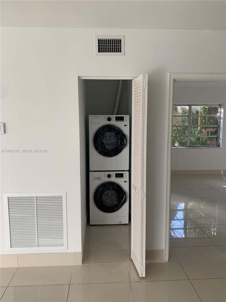 315 MAJORCA AV #1, Coral Gables FL 33134