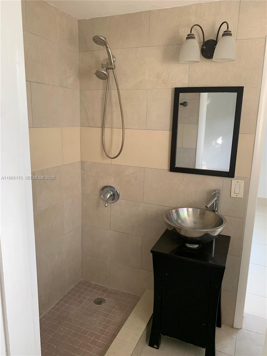 315 MAJORCA AV #1, Coral Gables FL 33134