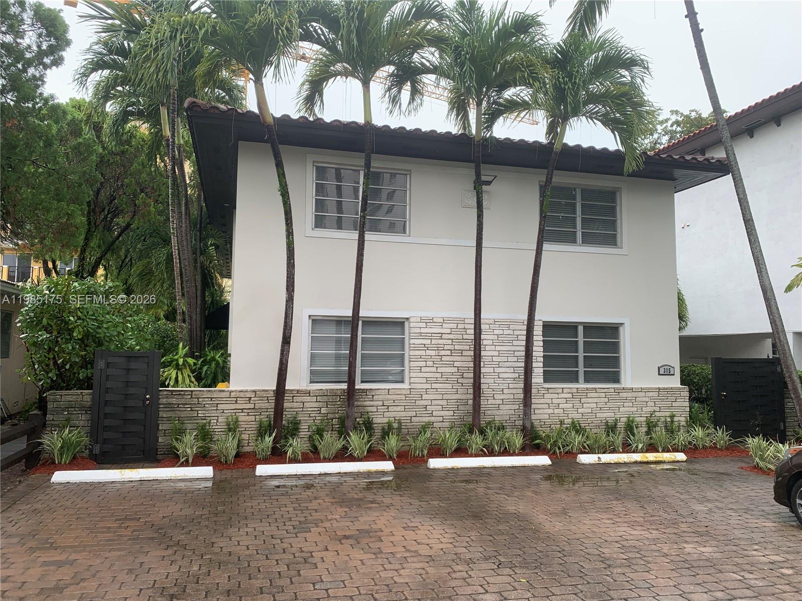 315 MAJORCA AV #1, Coral Gables FL 33134