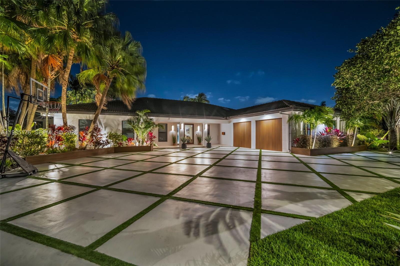 4430 Casper Ct, Hollywood FL 33021