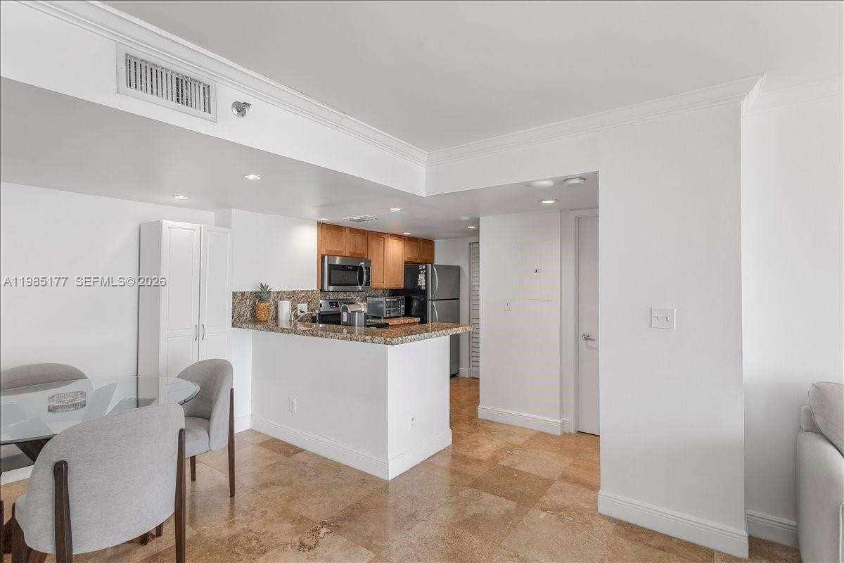 770 Claughton Island Dr #1614, Miami FL 33131