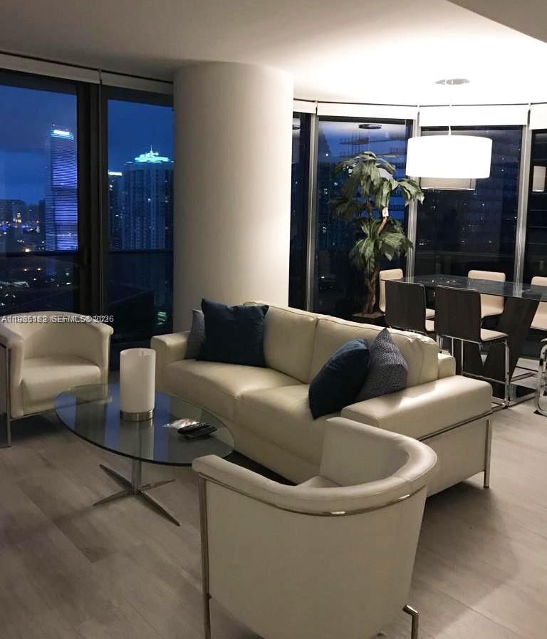 55 SW 9th St #2901, Miami FL 33130