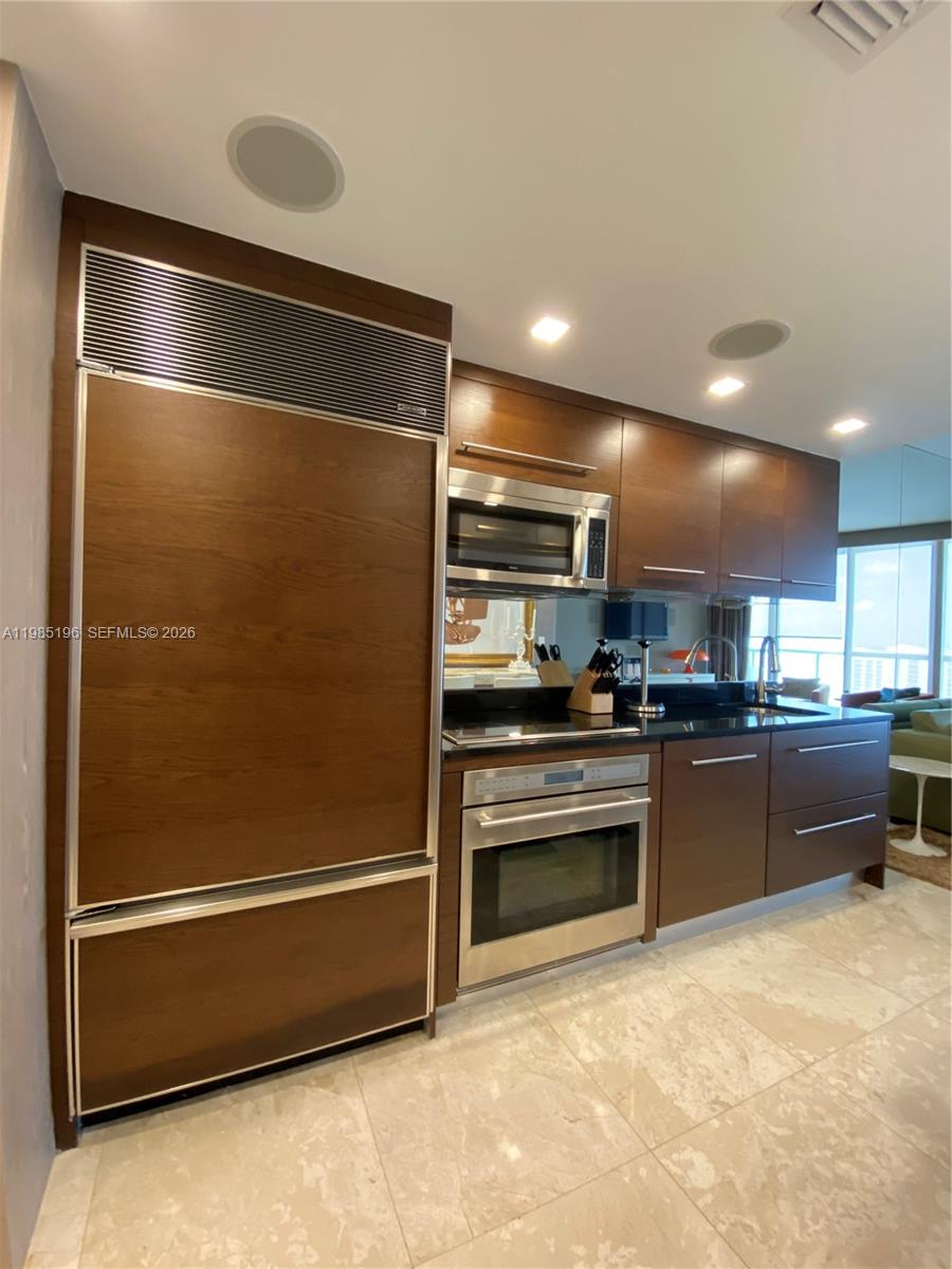 495 Brickell Ave #4608, Miami FL 33131