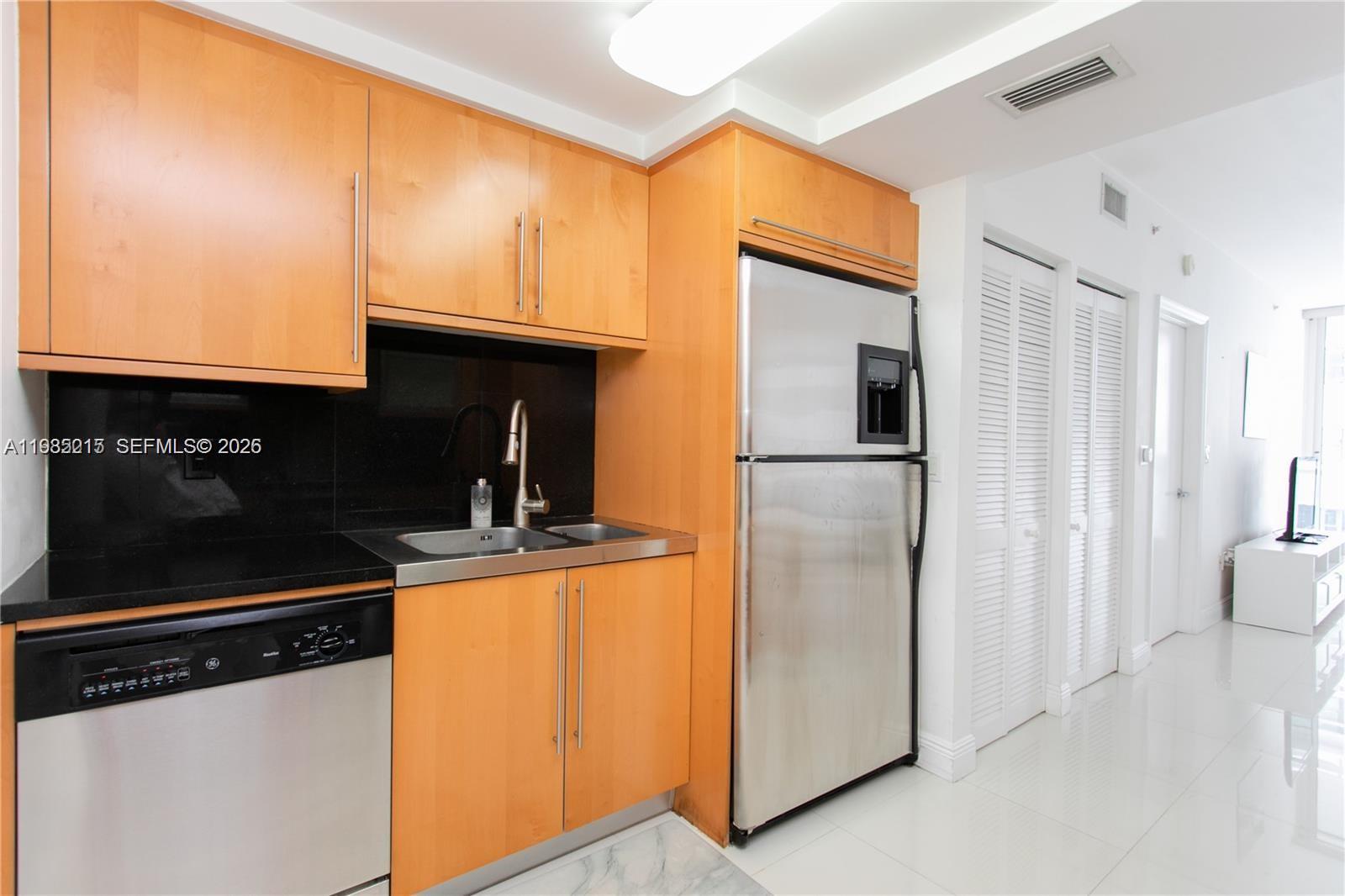 6365 Collins Ave #806, Miami Beach FL 33141