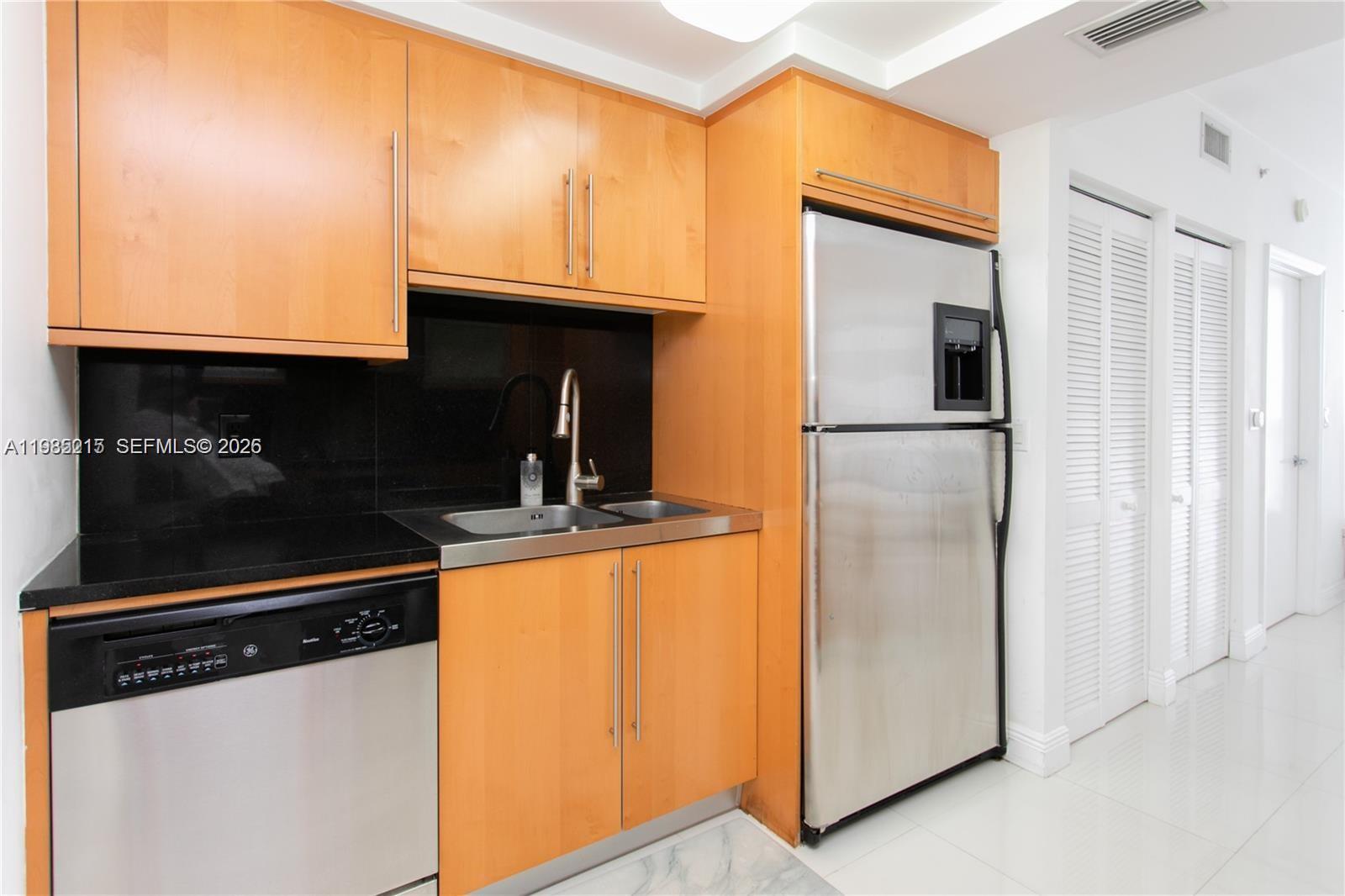 6365 Collins Ave #806, Miami Beach FL 33141
