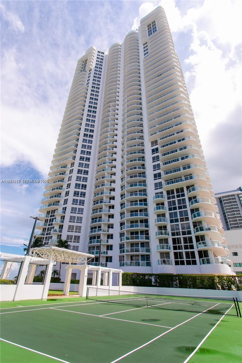 6365 Collins Ave #806, Miami Beach FL 33141
