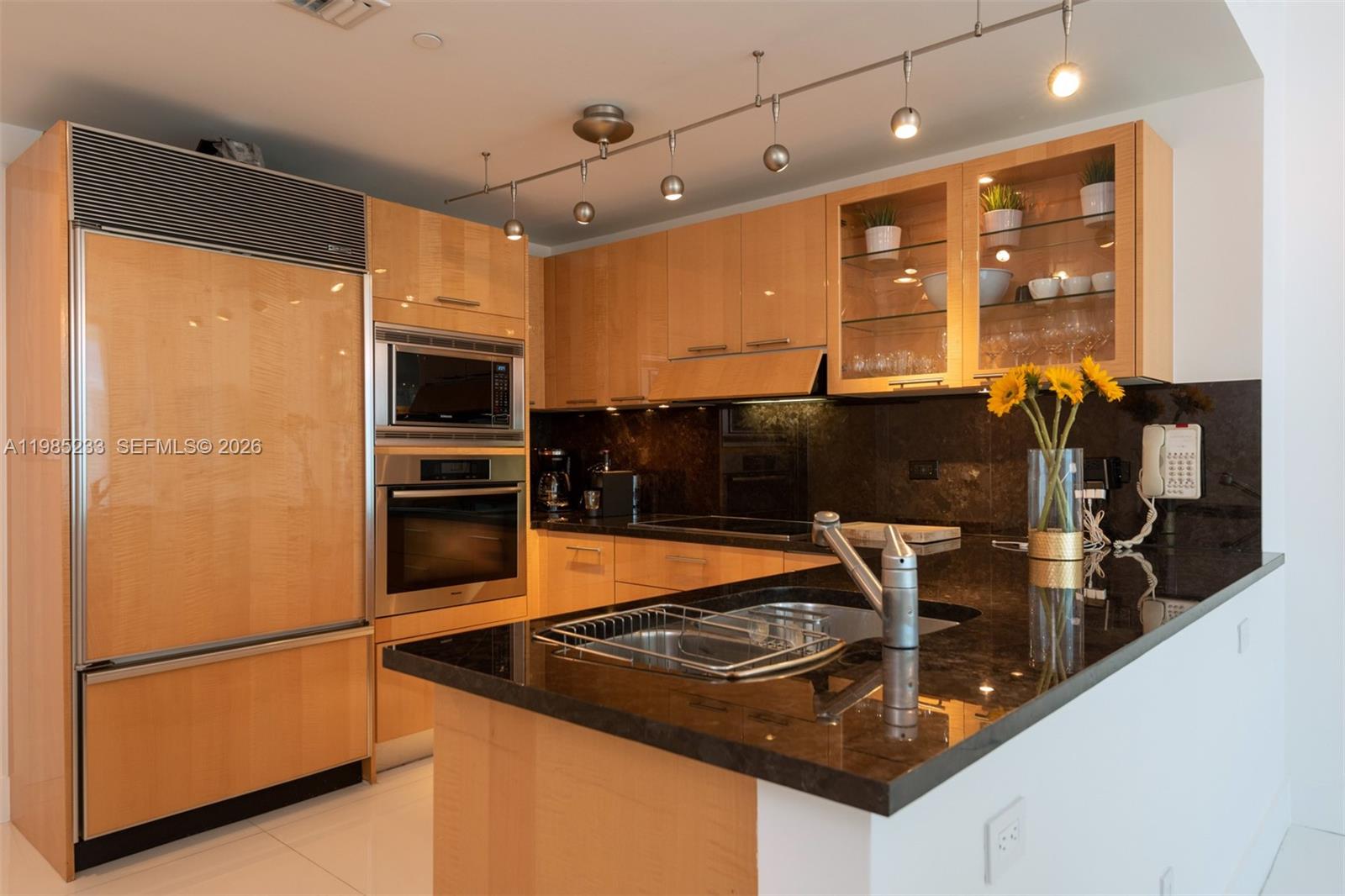 6799 Collins Ave #906, Miami Beach FL 33141