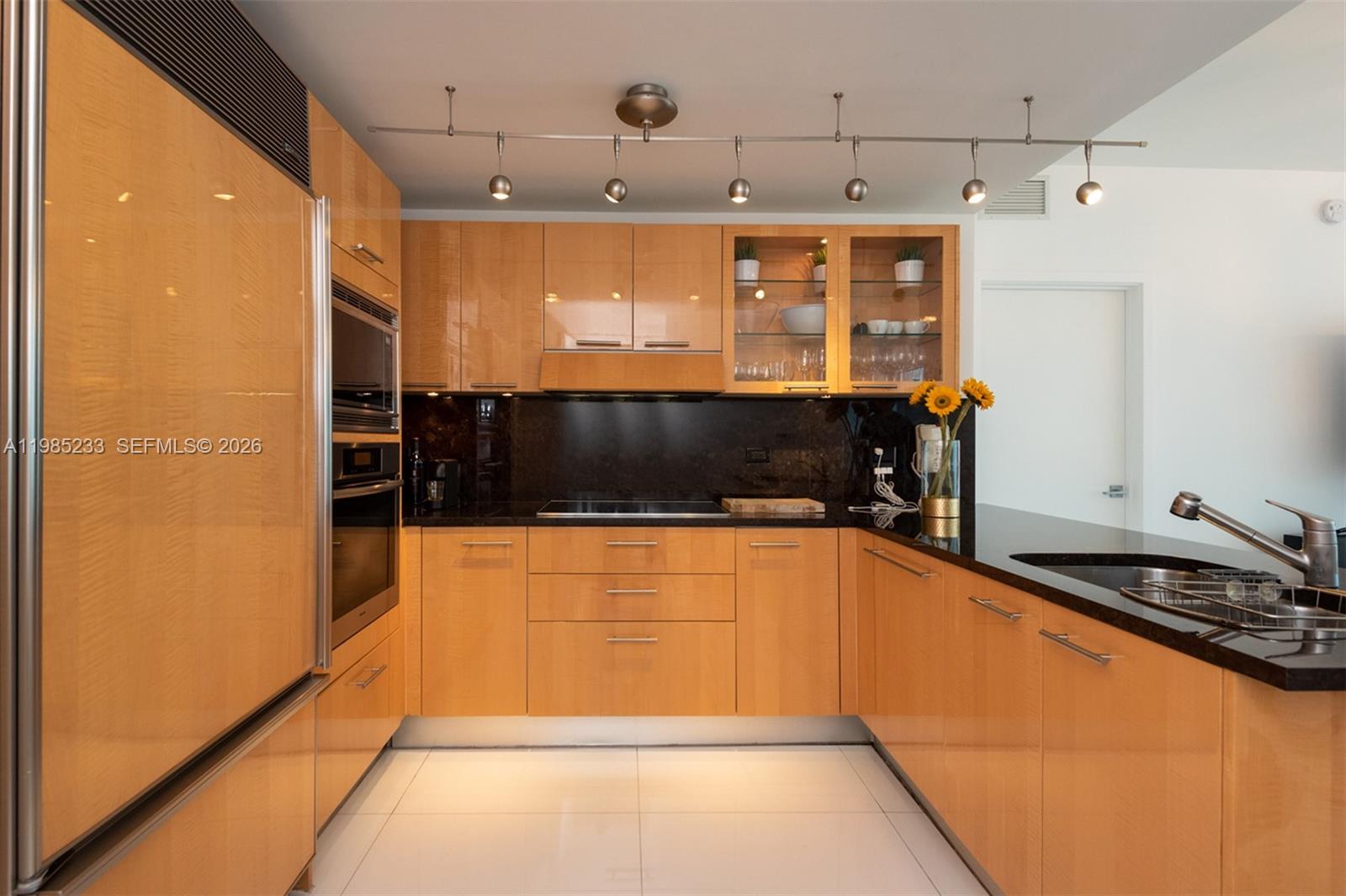 6799 Collins Ave #906, Miami Beach FL 33141