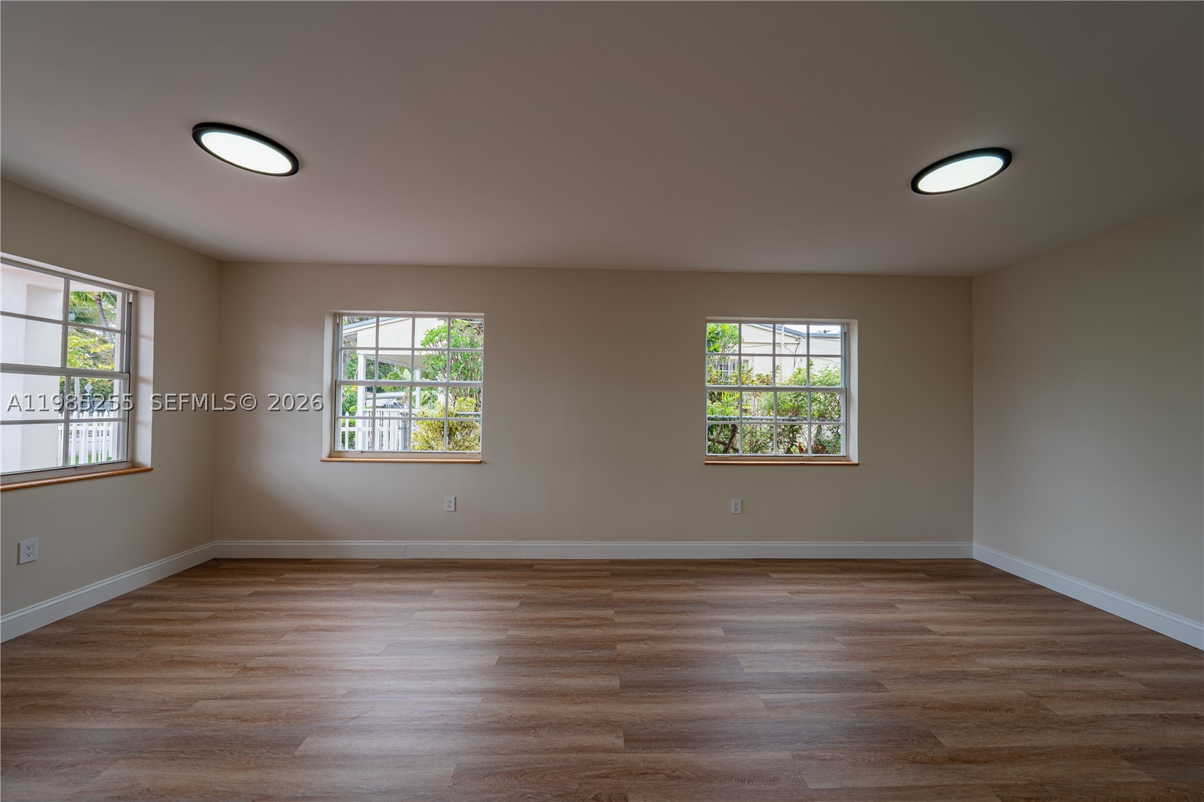 370 Flagami Blvd, Miami FL 33144
