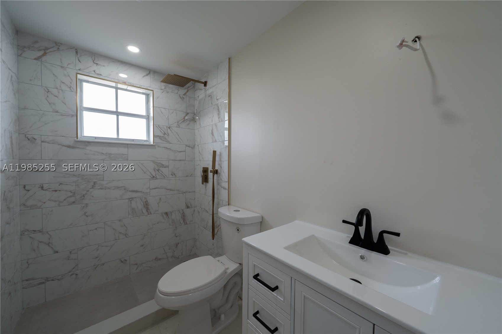 370 Flagami Blvd, Miami FL 33144