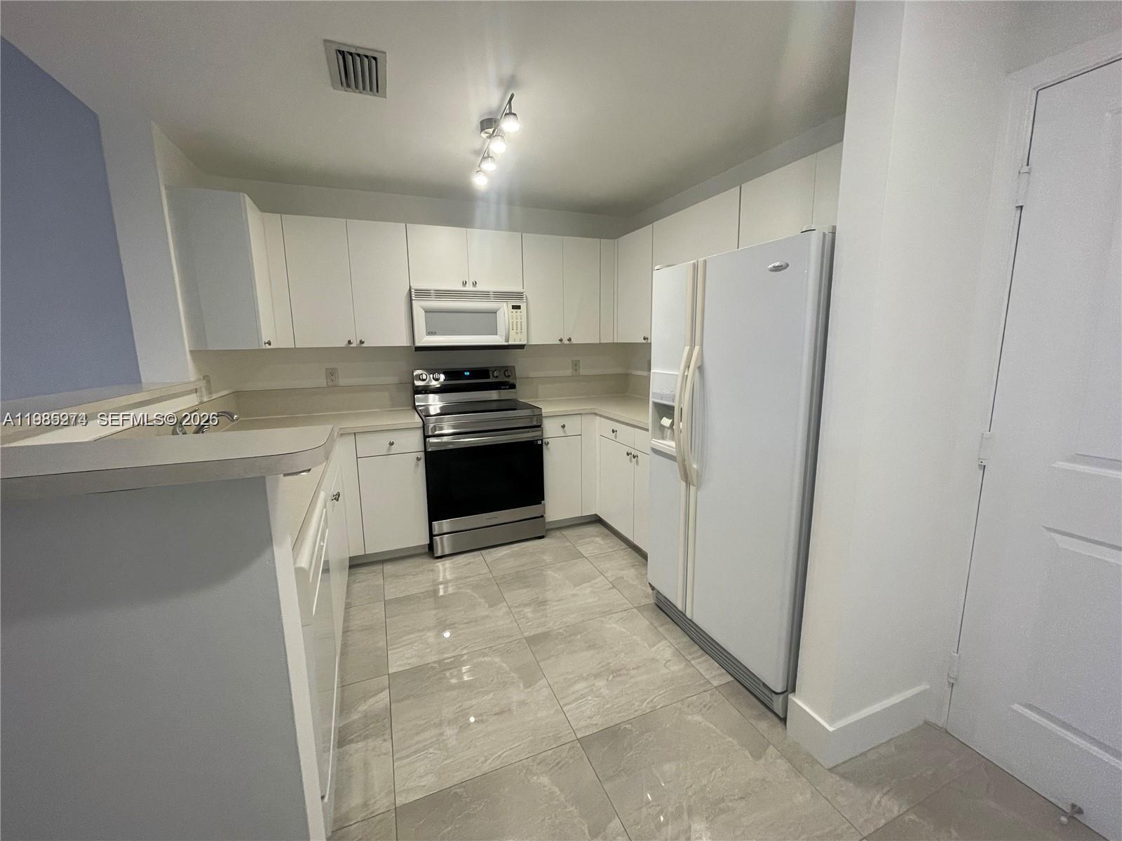 10 Aragon Ave #1412, Coral Gables FL 33134