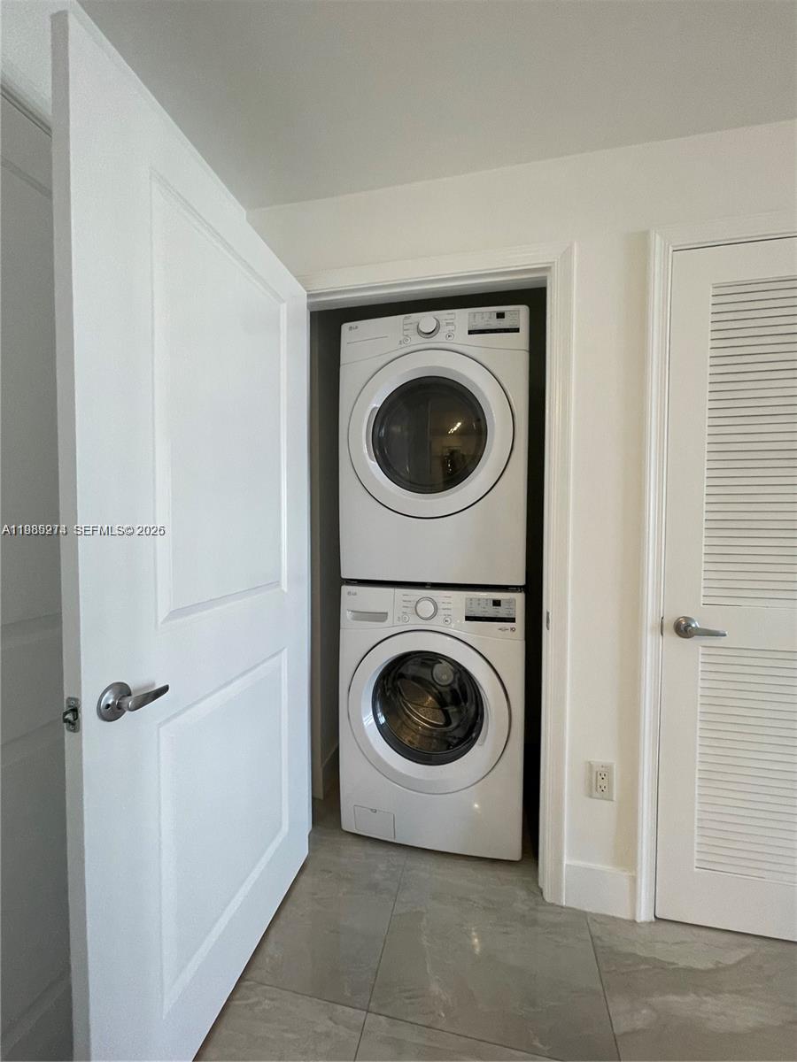 10 Aragon Ave #1412, Coral Gables FL 33134