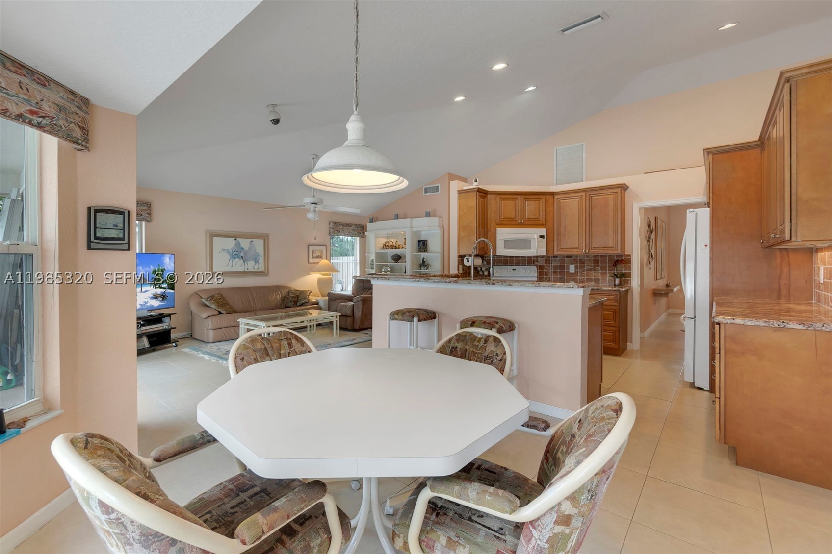 4927 NW 67th Ave, Lauderhill FL 33319