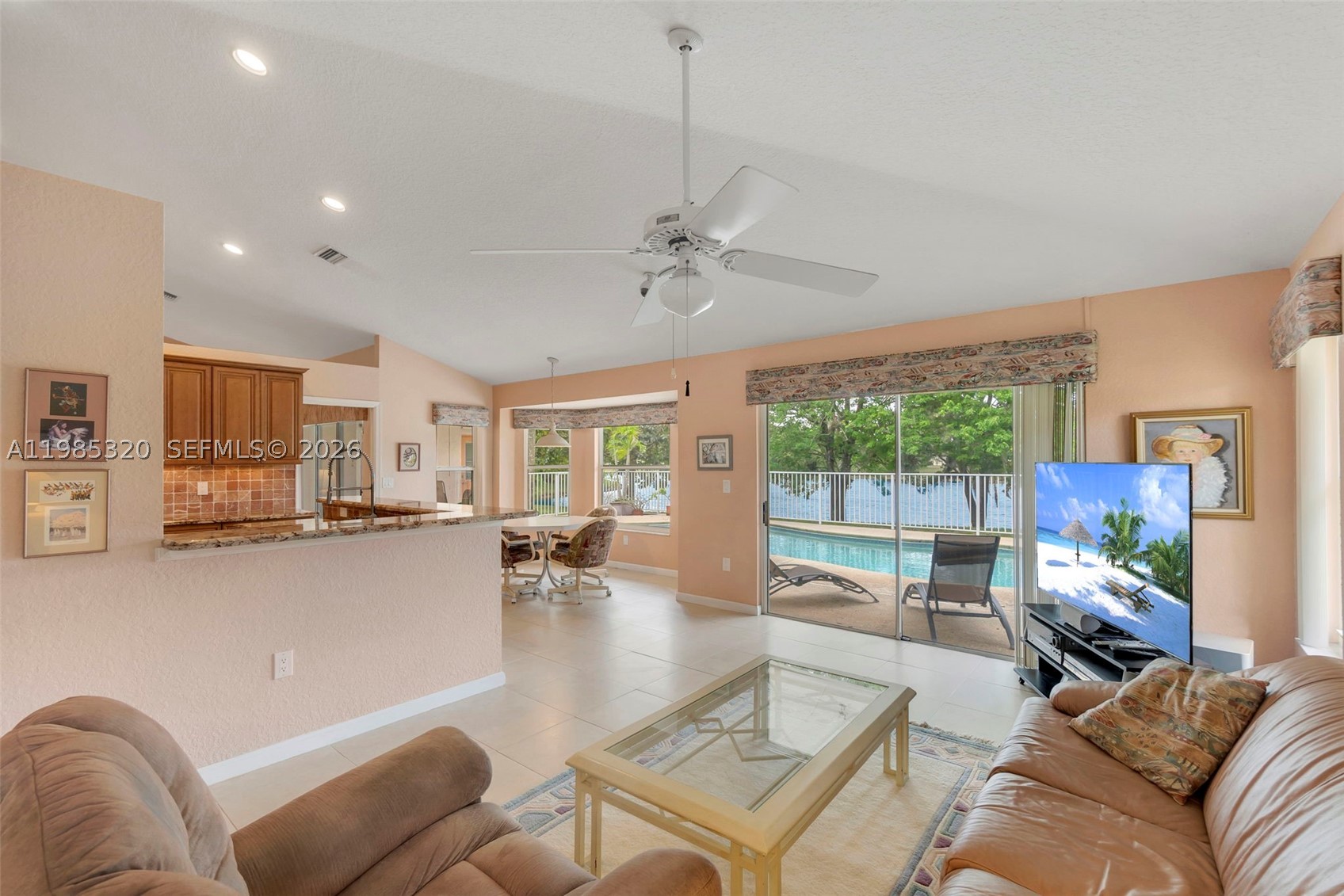 4927 NW 67th Ave, Lauderhill FL 33319