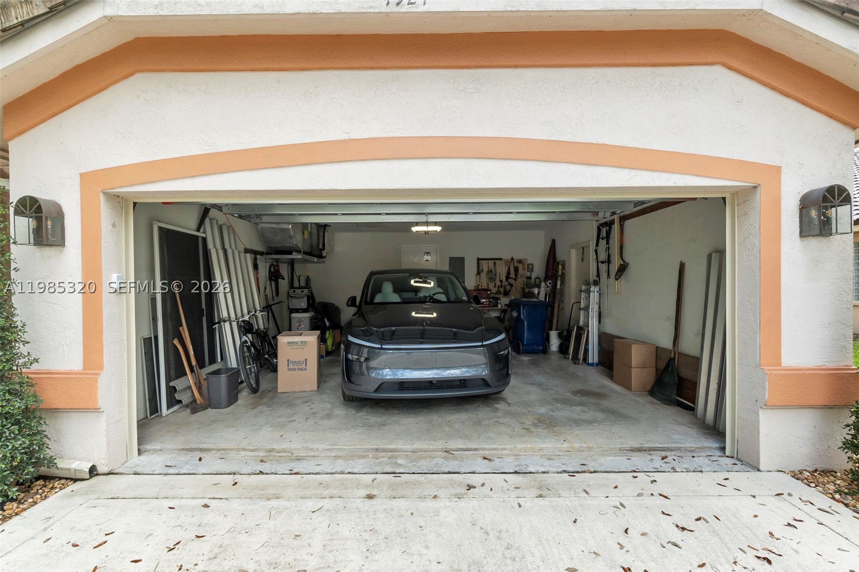 4927 NW 67th Ave, Lauderhill FL 33319