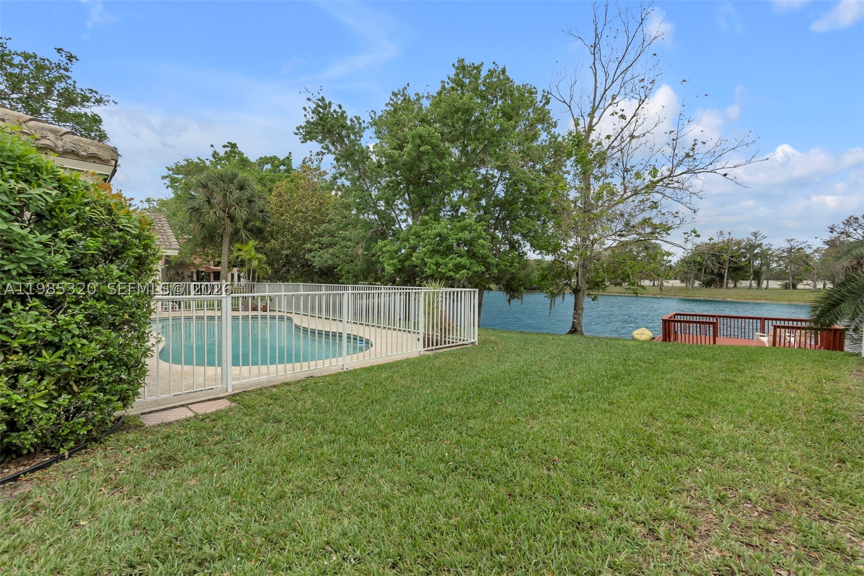 4927 NW 67th Ave, Lauderhill FL 33319