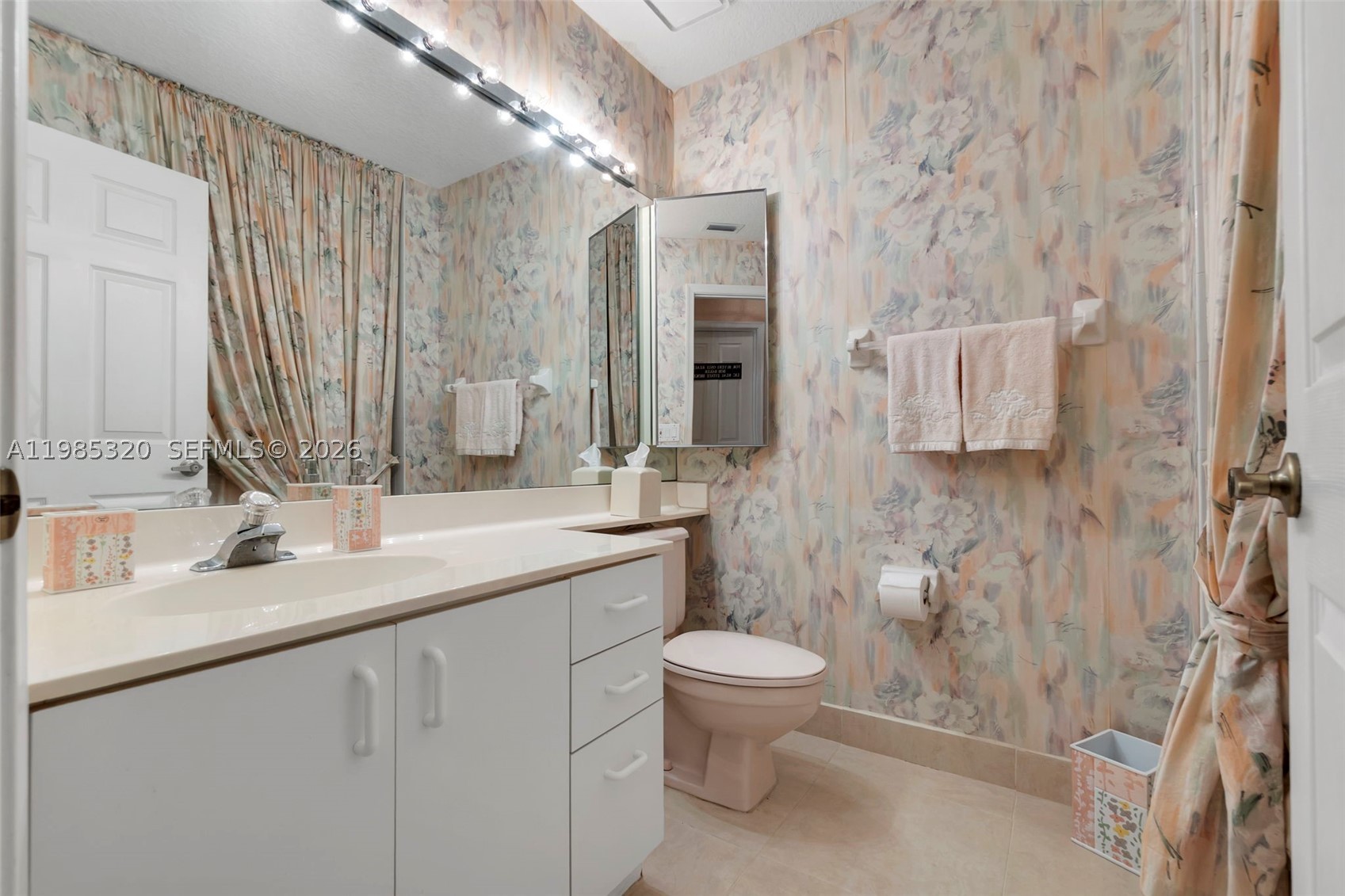 4927 NW 67th Ave, Lauderhill FL 33319