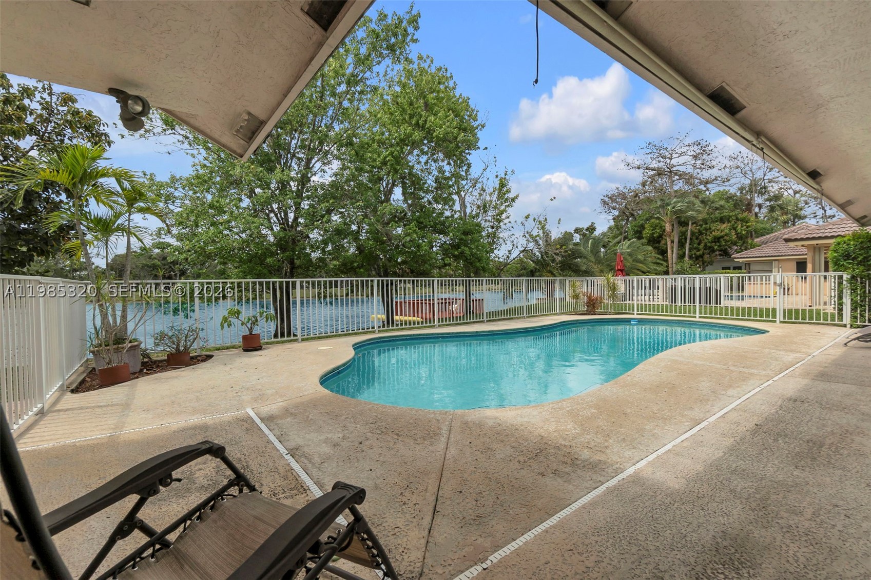 4927 NW 67th Ave, Lauderhill FL 33319