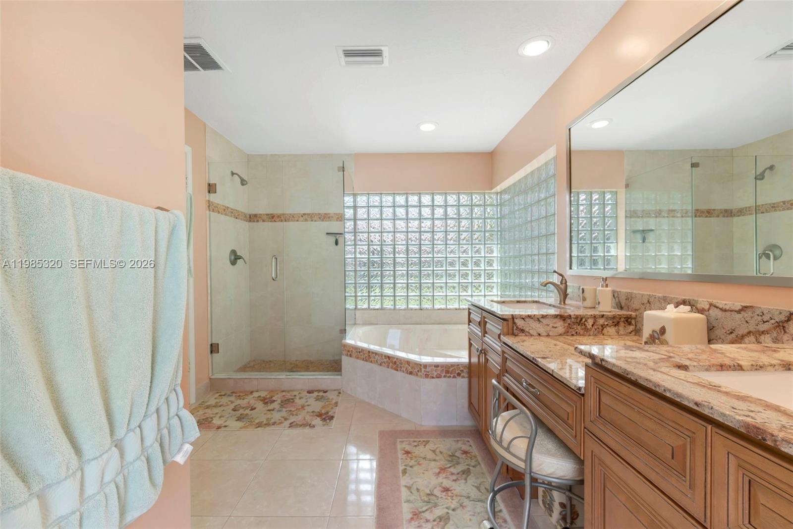 4927 NW 67th Ave, Lauderhill FL 33319