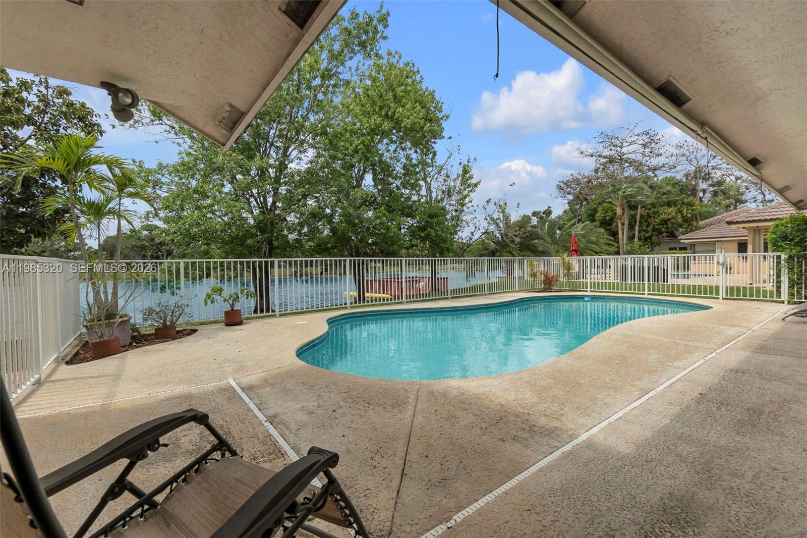 4927 NW 67th Ave, Lauderhill FL 33319