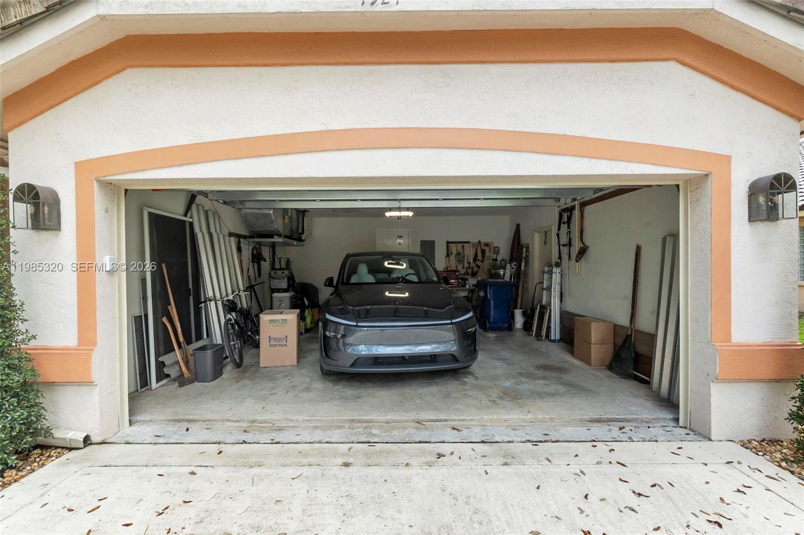 4927 NW 67th Ave, Lauderhill FL 33319
