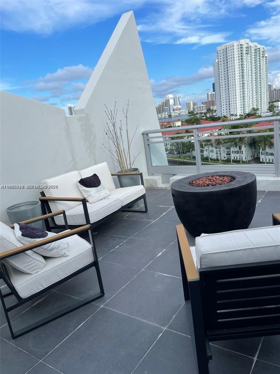 2950 NE 188th St #543, Aventura FL 33180